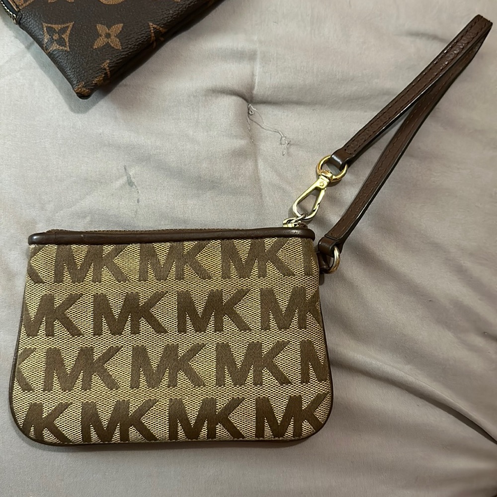 Michael Kors wristlet